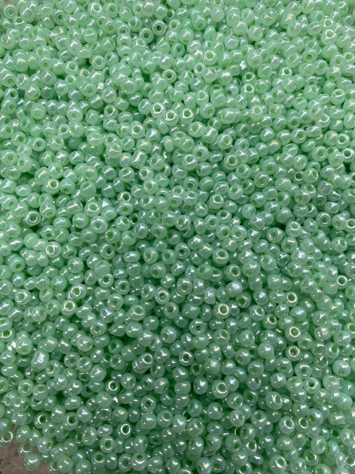 3mm Glass beads - Mint Green beads,  Pale Green beads, 8/0 Seed Beads Glass Beads, 450 Grams