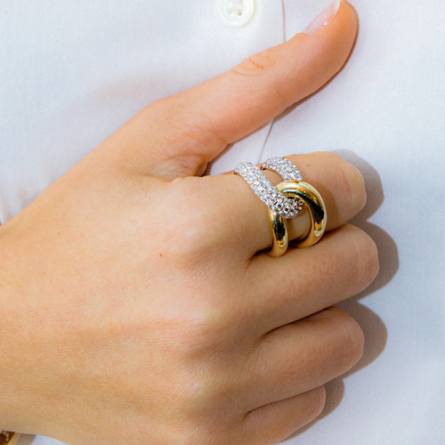 Aceline 18K Gold Interlocking Chain Link Pavé Ring