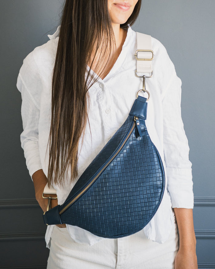 Amy Crossbody Bag | Navy Everyday Vegan Leather Purse