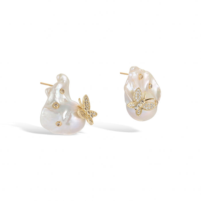 Douceur Baroque Butterfly Pearl Stud Earrings