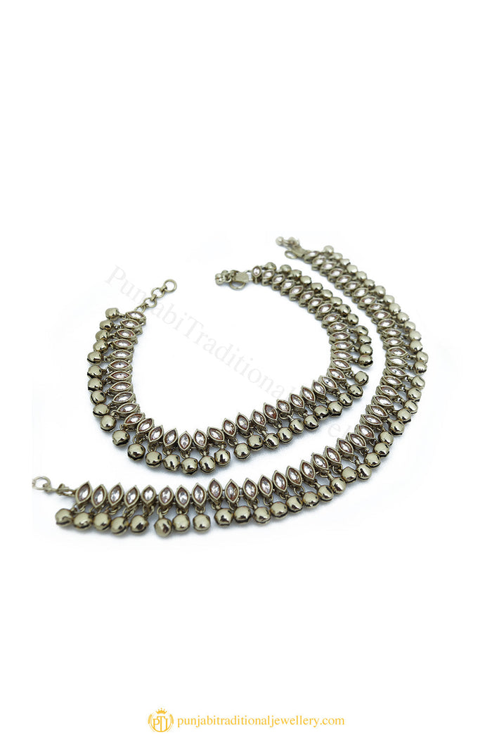 Gold Finished Payal by PTJ