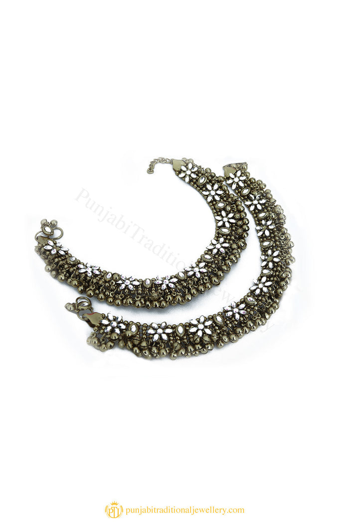 Gold Finished Payal by PTJ