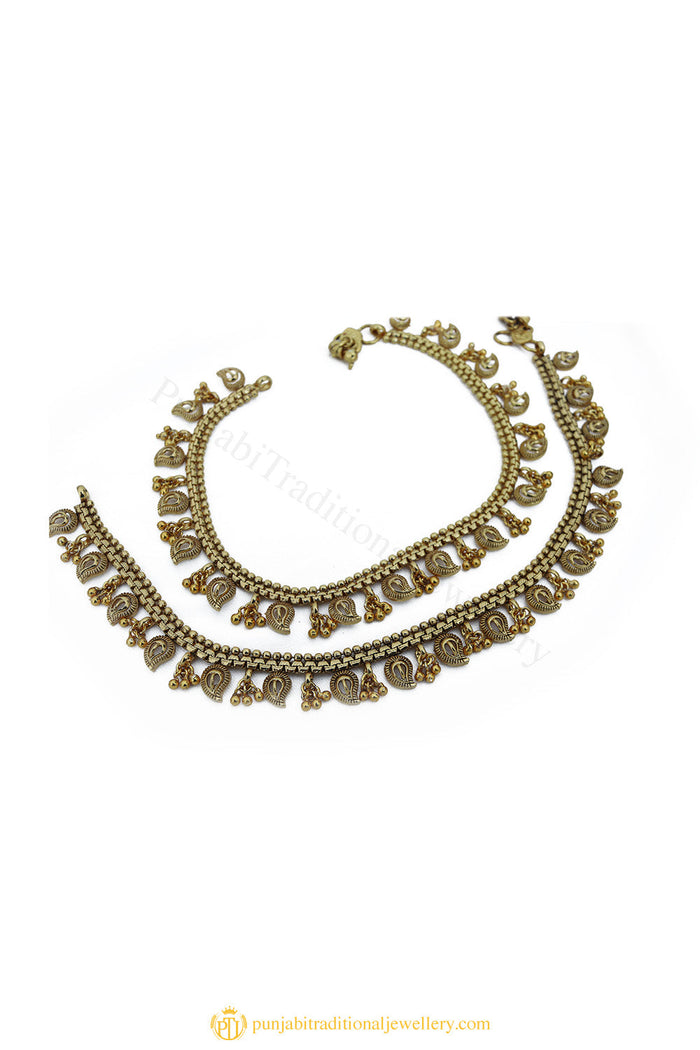Gold Finished Payal by PTJ