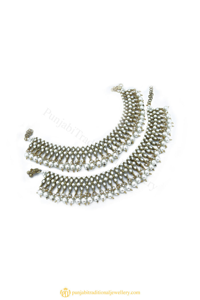 Gold Finished Payal by PTJ