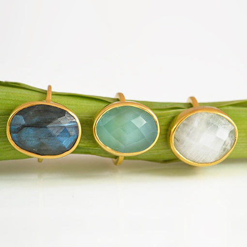 Green Chalcedony Oval Ring - August Birthstone
