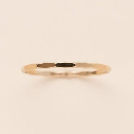 HAMMERED THIN RING