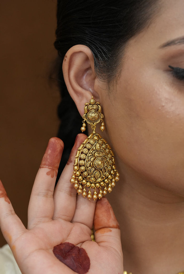 Jaismin Necklace Earing Tika Handcrafted Gold Plated