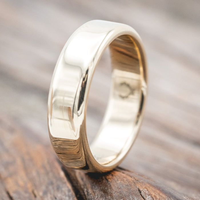 14K Yellow Gold / Polished