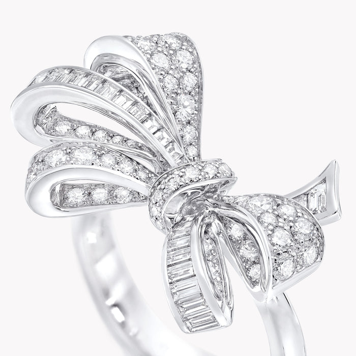 Stylisé White Butterfly Ring